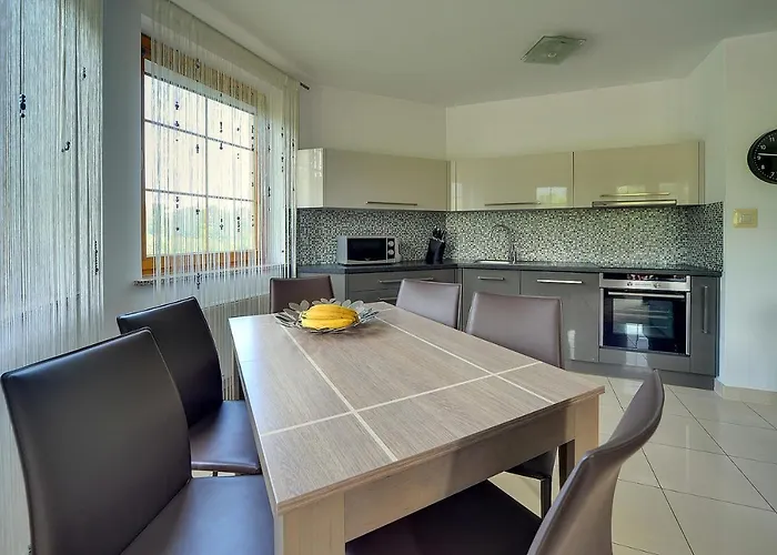 Nowoczesne Sun Seasons 24 W Karpaczu Z Parkingiem By Renters Apartment