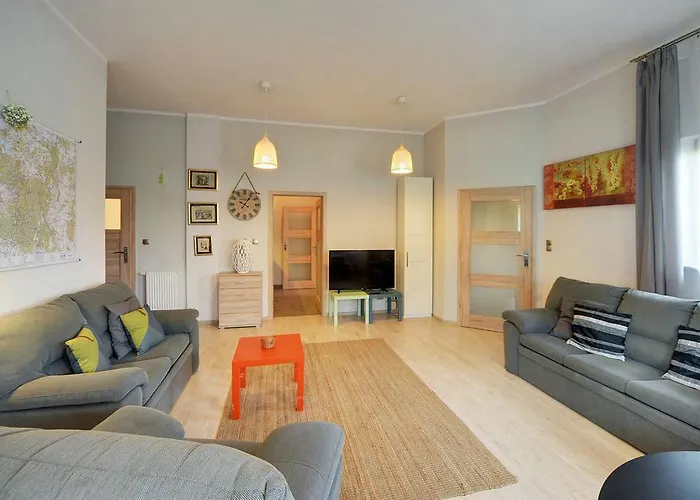 Nowoczesne Sun Seasons 24 W Karpaczu Z Parkingiem By Renters Apartment